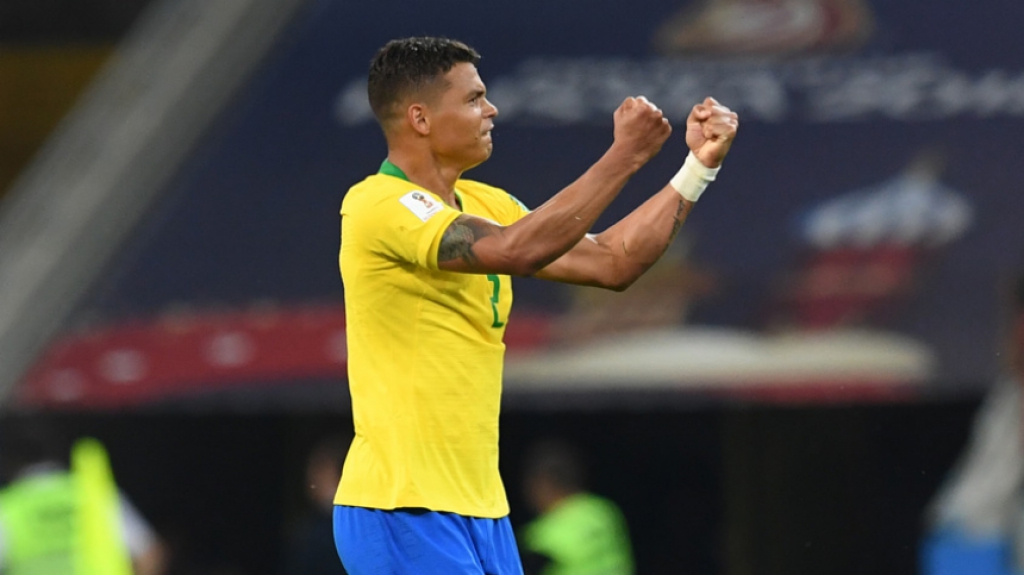 Esposa de Thiago Silva rebate acerto do marido com time brasileiro