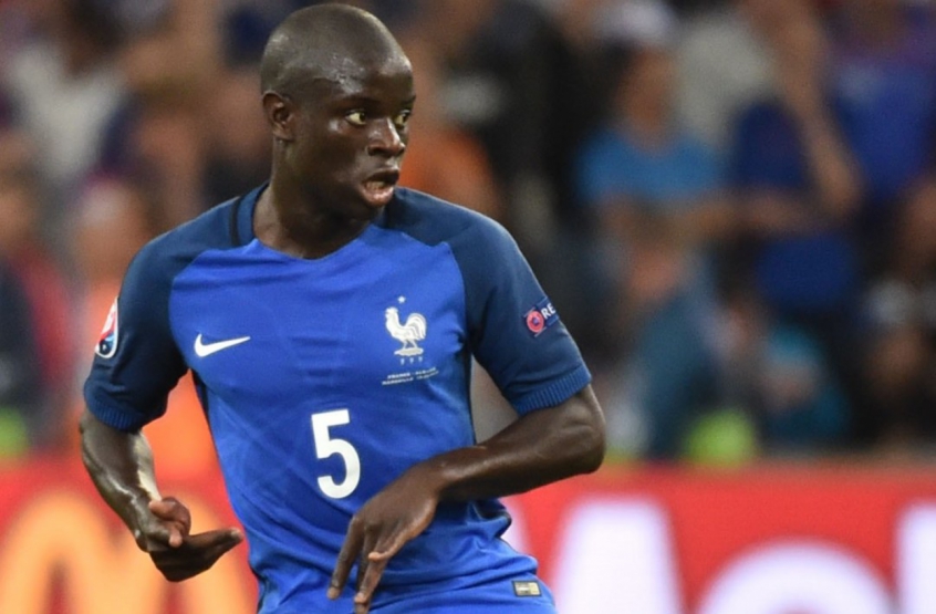 Kant&eacute; &eacute; um franc&ecirc;s de talento no futebol – Foto: (Foto: AFP)