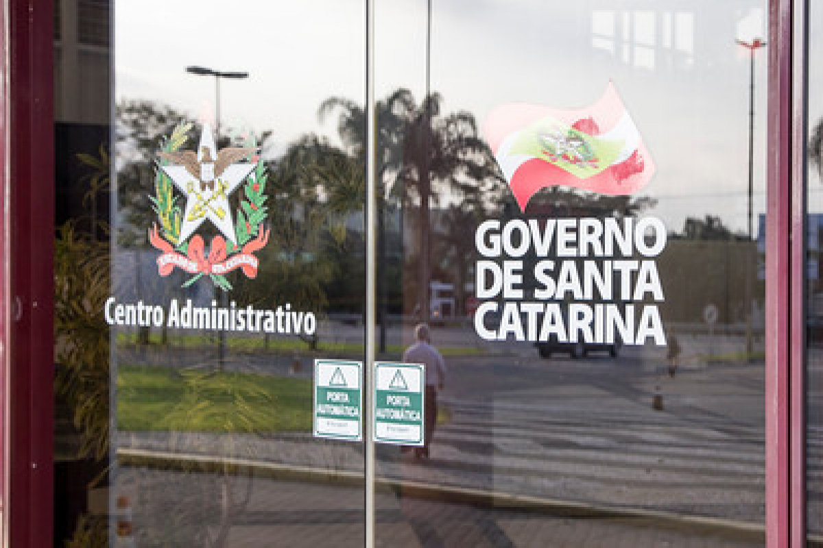 Servidor efetivo do Estado pediu licença médica na repartição, mas trabalhou como vereador