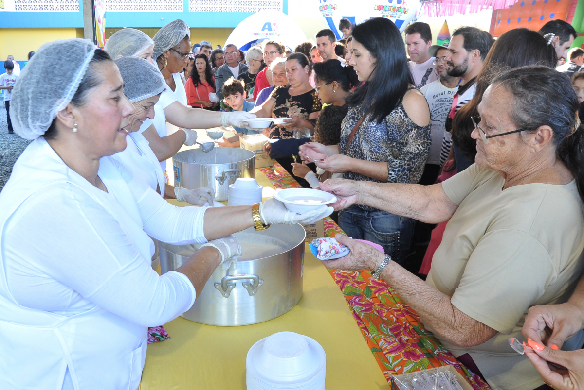 Com duas toneladas, maior canjica do Brasil é destaque de evento em Balneário Piçarras