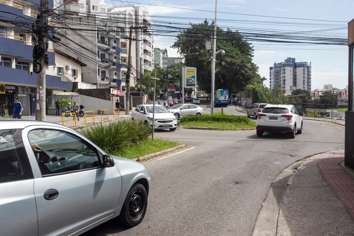 Projeto quer transformar rua Lauro Linhares em Florian&oacute;polis em m&atilde;o &uacute;nica – Foto: Marco Santiago/Arquivo/ND