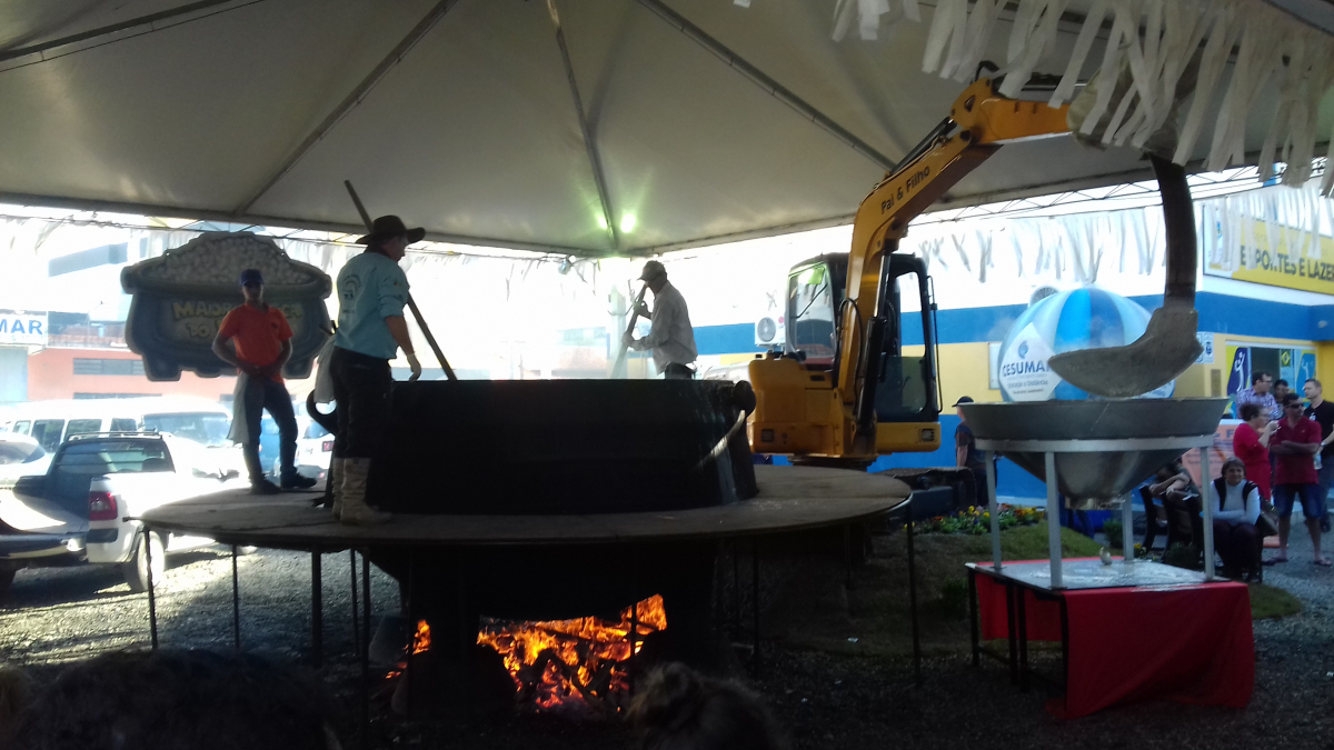 A maior canjica do Brasil ser&aacute; produzida em uma panela de ferro com capacidade para at&eacute; 12 toneladas, - Divulga&ccedil;&atilde;o/ND