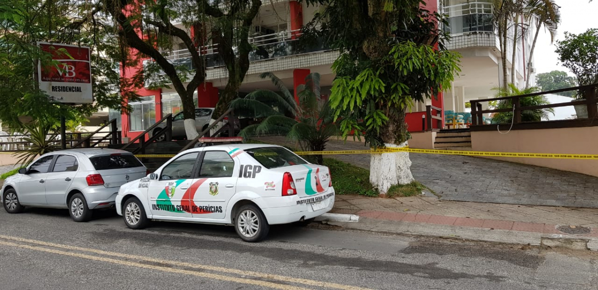 Chacina deixa cinco mortos dentro de hotel em Canasvieiras, em Florianópolis