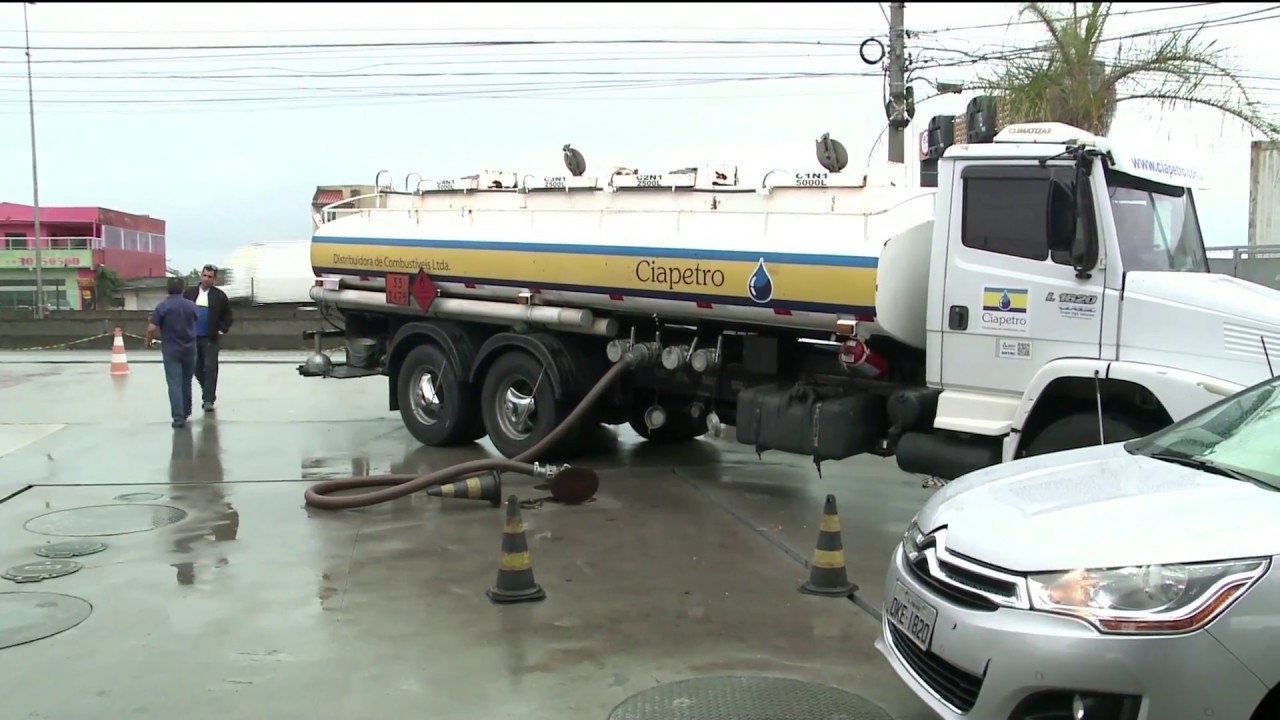 Estoque de diesel no Brasil pode acabar em 40 dias, diz Bolsonaro