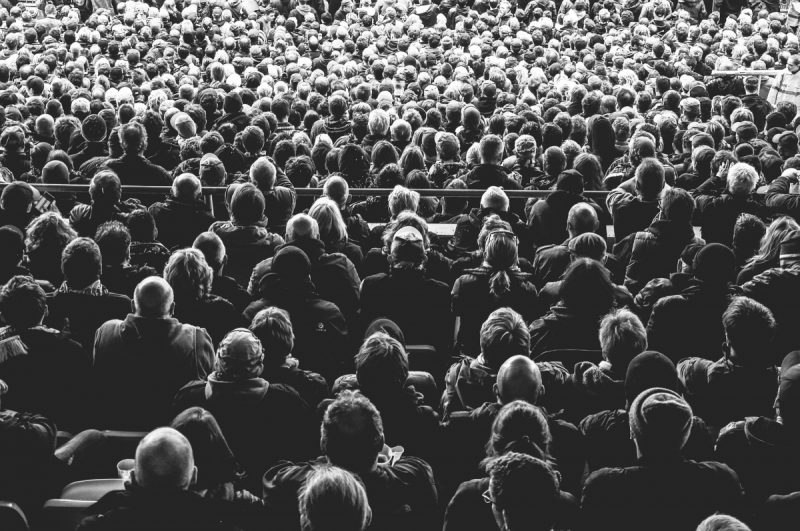 Não podemos ser só espectadores: a democracia espera muito mais de nós – Foto: Pixabay