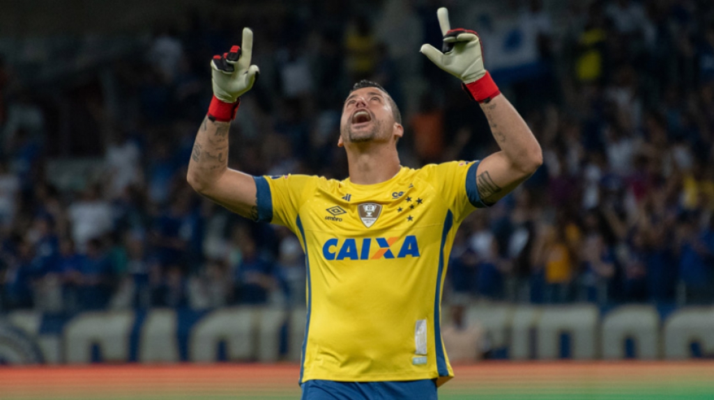 Fábio é eleito o melhor goleiro do Brasileirão em outubro
