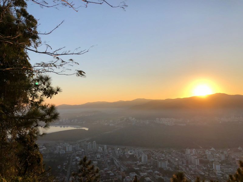 Nascer do sol em Florianópolis. Imagem usada para ilustrar a possível volta do horário de verão