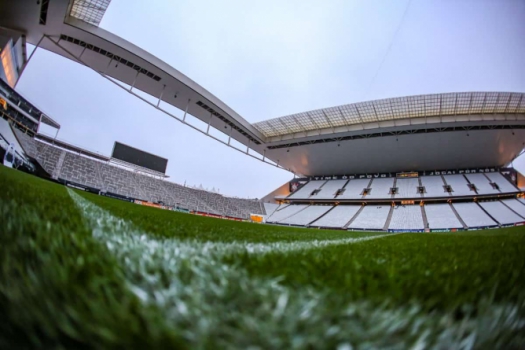 Avaí vai sortear torcedor para assistir jogo contra o Corinthians em SP; veja como participar