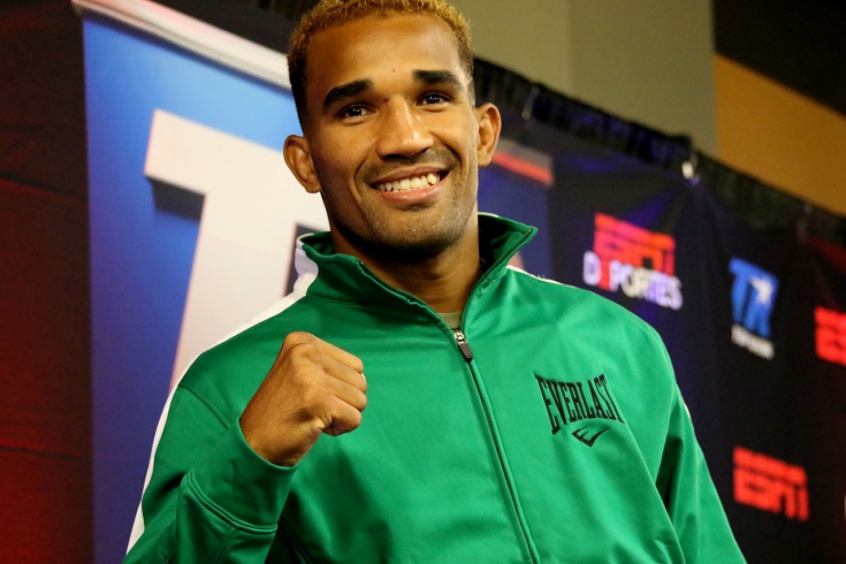 Esquiva Falcão, campeão olímpico, que tem participado da preparação de Whindersson para a luta