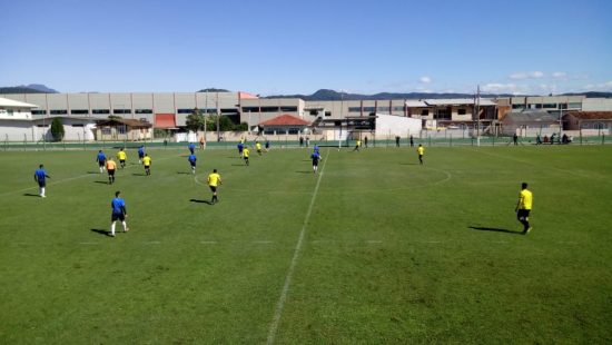 Flamengo fecha com lateral-direito do Tubarão para o time sub-20