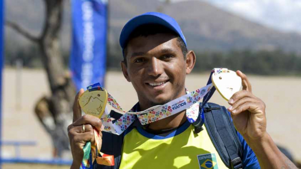 Isaquias Queiroz – Campe&atilde;o do desafio Mano a Mano de Canoagem – Foto: (Foto: Washington Alves/Exemplus/COB)