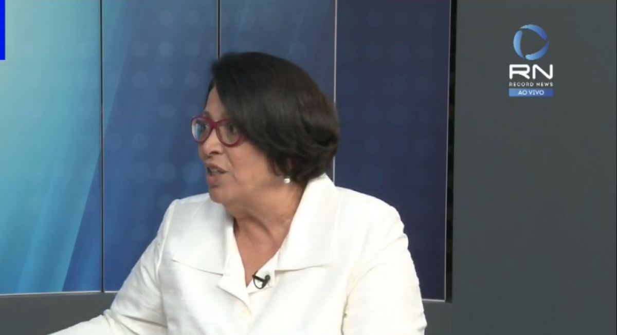 Candidata ao senado pelo PT, Ideli Salvatti promete lutar pelo direito das mulheres