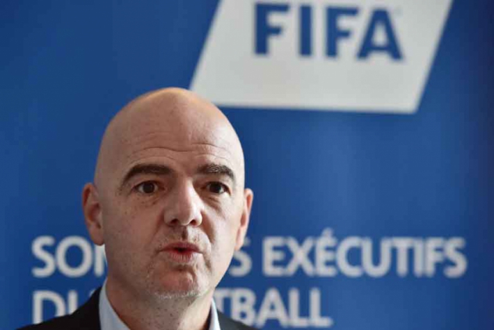 Fifa estuda aumentar número de substituições no retorno do futebol Foto: Christophe Archambault / AFP