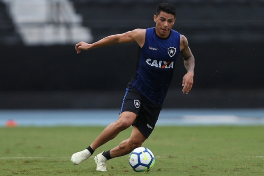 Imagens de Renatinho pelo Botafogo – Foto: (Foto: Vítor Silva/SSPress/Botafogo)