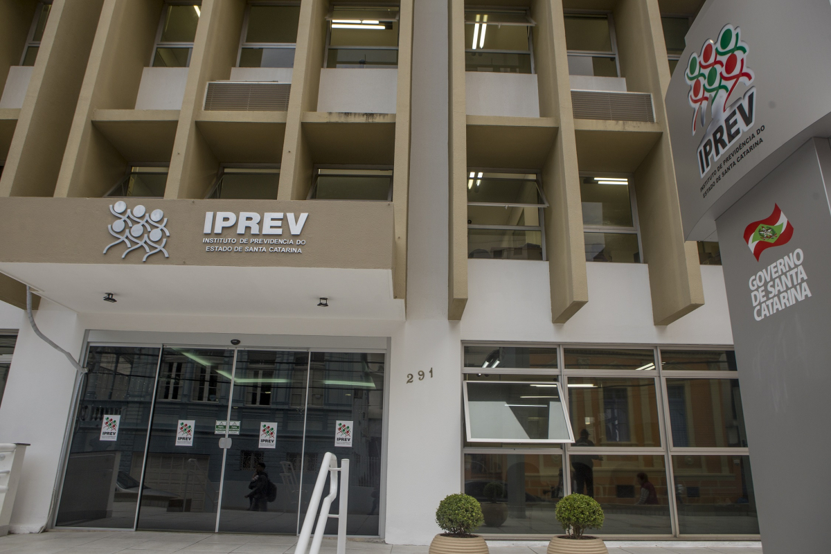 Previdência em SC: Justiça autoriza cobrança de 14% dos aposentados e pensionistas