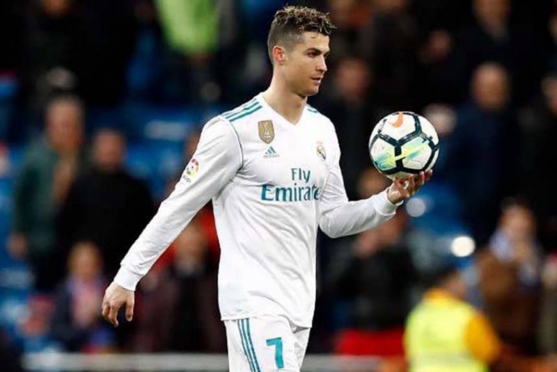 3 - Cristiano Ronaldo abre o pódio das contratações mais caras do Real. Para tirar o astro português do Manchester United, na temporada 2009/2010, o clube merengue pagou 94 milhões de euros (R$ 490,2 milhões, na cotação atual). -