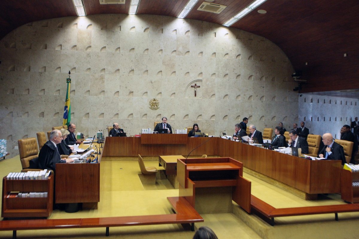 Supremo político: criado para interpretar a Constituição e não para mudá-la