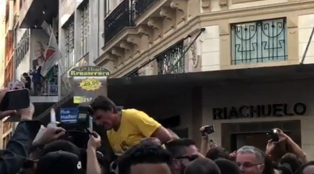 Jair Bolsonaro é esfaqueado durante comício em Minas Gerais; segundo filho, passa bem - Reprodução