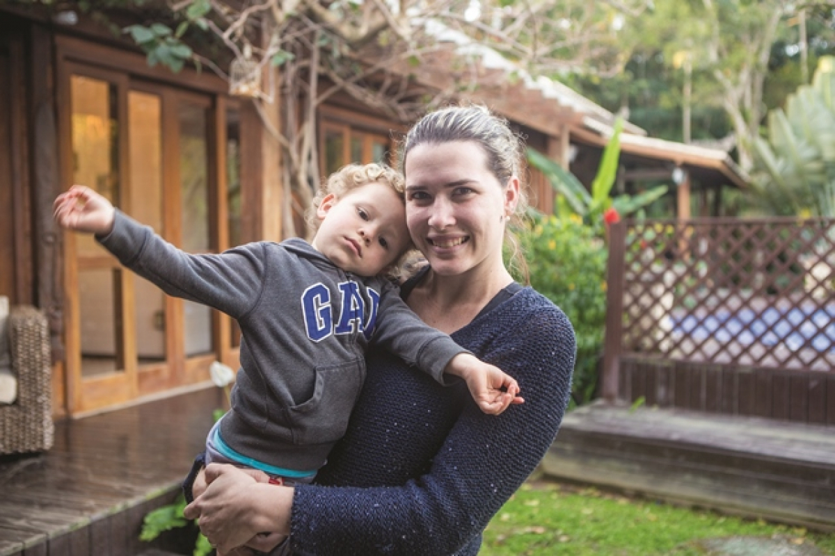 Nutricionista e chef Ana Claudia alugou a cozinha para fazer bolos de festa e caseiros e hoje consegue interagir mais com o filho Dante - Flávio Tin/ND