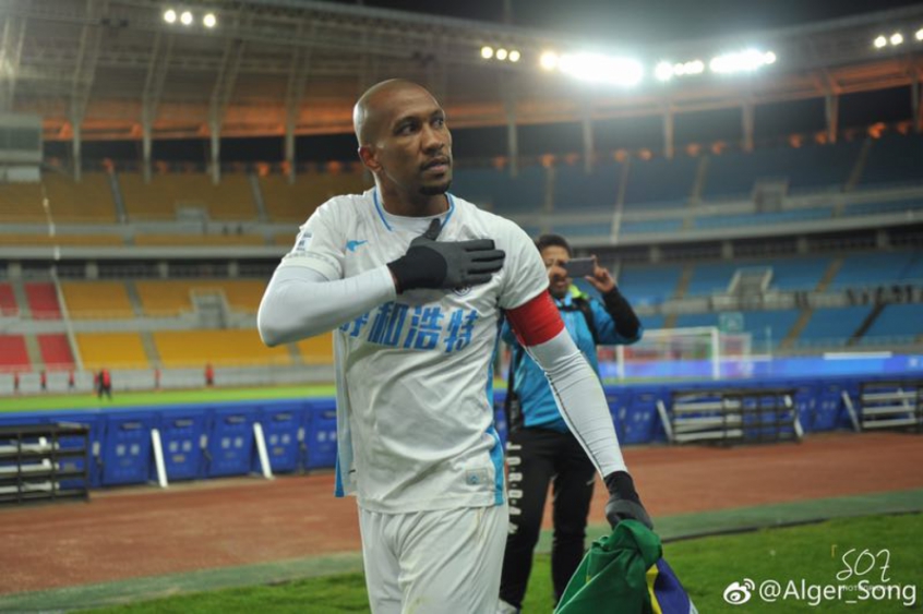 Dori é capitão do Hohhot FC, da Segunda Divisão da China (Foto: Divulgação)