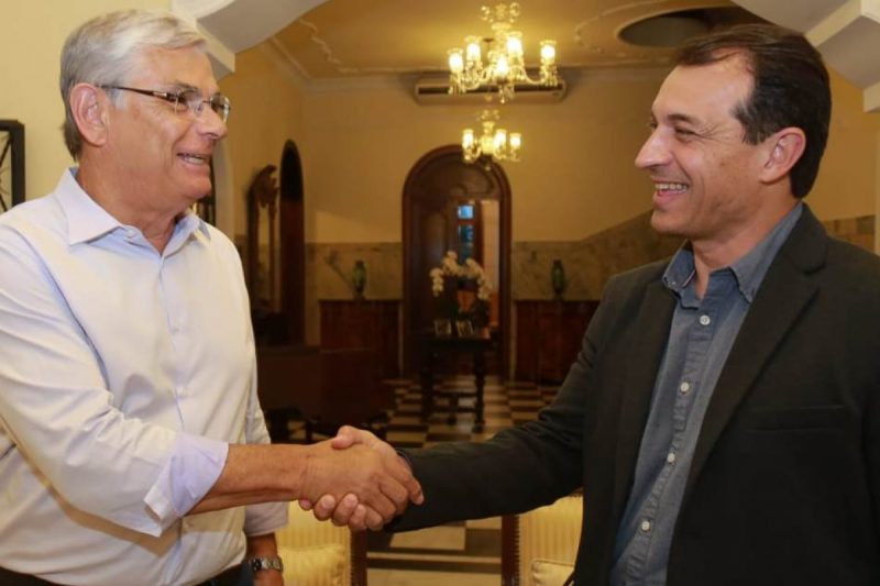 No final do mandato, em 2018, Moreira recebeu Moisés no Palácio da Agronômica – Foto: Divulgação/ND