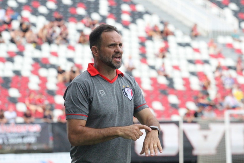 Wagner Lopes é o novo técnico do Atlético-GO (Foto: Divulgação/JEC)