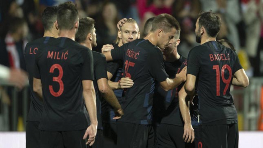 Jogadores comemoram o gol de Vida, o primeiro da Croácia (Foto: Reprodução / Twitter)