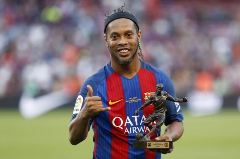 Ronaldinho foi &iacute;dolo no Barcelona – Foto: Arquivo/ND