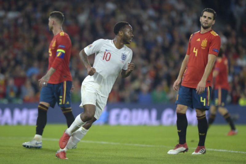 7 a 10 - Raheem Sterling é mais um craque que trocou de clube recentemente. O atacante inglês foi para o Chelsea. Ele é avaliado em 70 milhões de euros (R$ 390,1 milhões). -