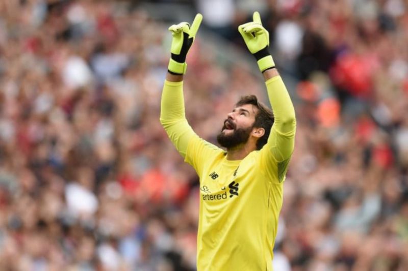 Além da seleção brasileira, Alisson é protagonista no Liverpool