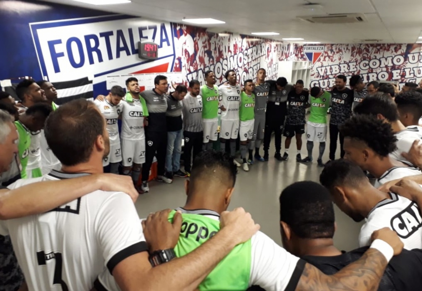 Botafogo no vestiário, antes de empatar em 0 a 0 com o Ceará (Foto: Reprodução / Twitter BFR)