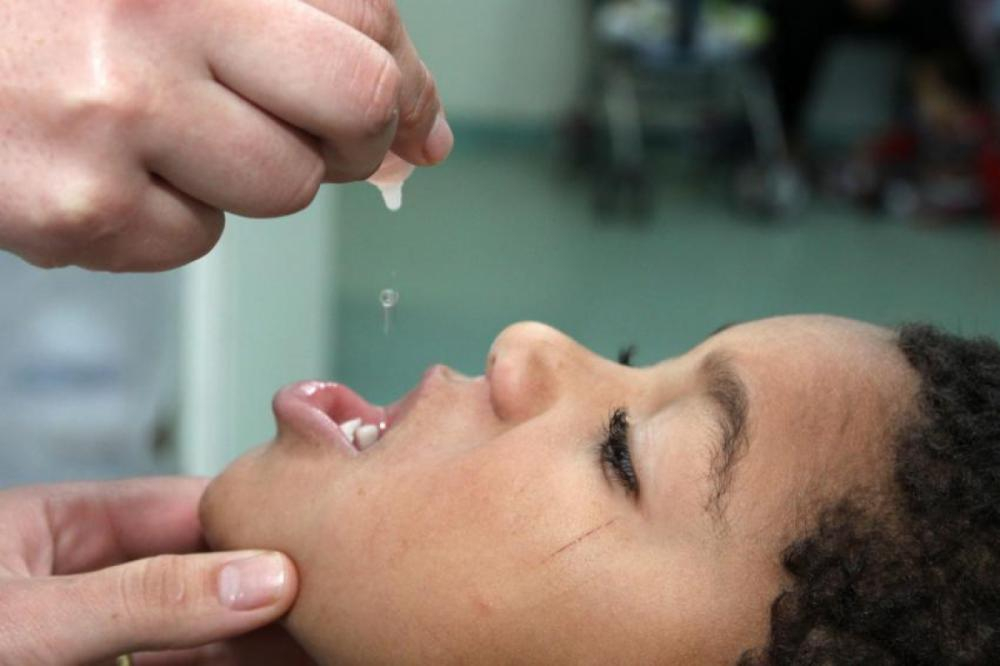 Embora esteja livre da paralisia infantil desde 1990, a vacinação é fundamental para evitar a reintrodução do vírus da poliomielite no Brasil - Cesar Brustolin/SMCS/Divulgação/ND
