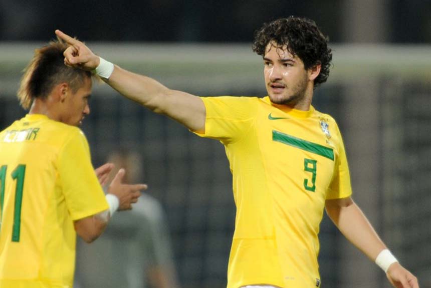 Alexandre Pato jamais conseguiu se firmar com a camisa da Sele&ccedil;&atilde;o – Foto: AFP/ND