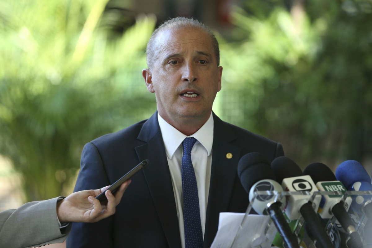 Onyx Lorenzoni fala à imprensa no Centro Cultural Banco do Brasil, em Brasília - Valter Campanato/Agência Brasil