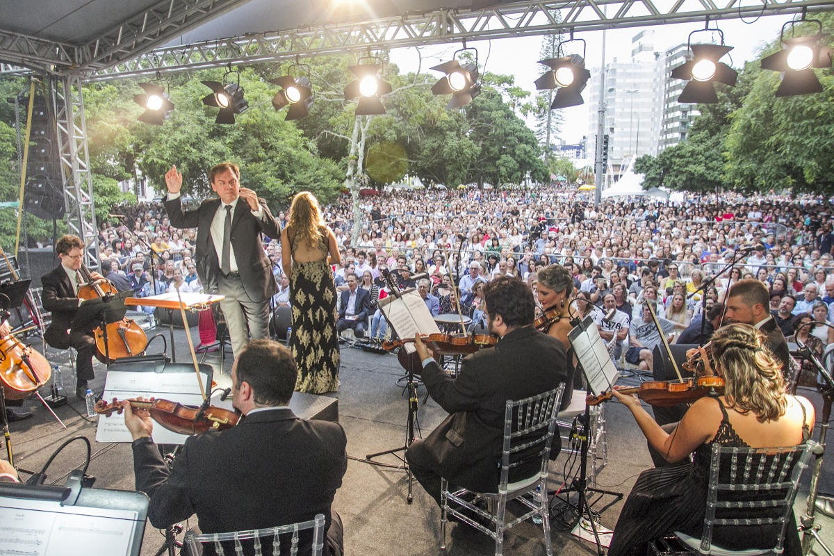 Espet&aacute;culo ocorreu na tarde deste domingo - Marco Santiago/ND