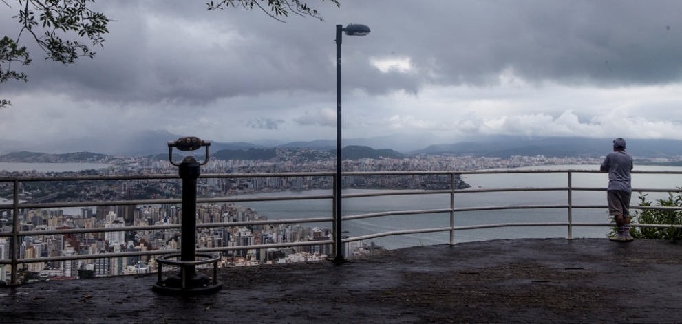 Sexta-feira repete 'dose' de chuva em SC, mas sol também aparece
