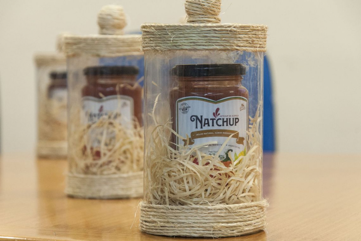 Ketchup brasileiro à base de acerola, beterraba e abóbora é premiado em Paris