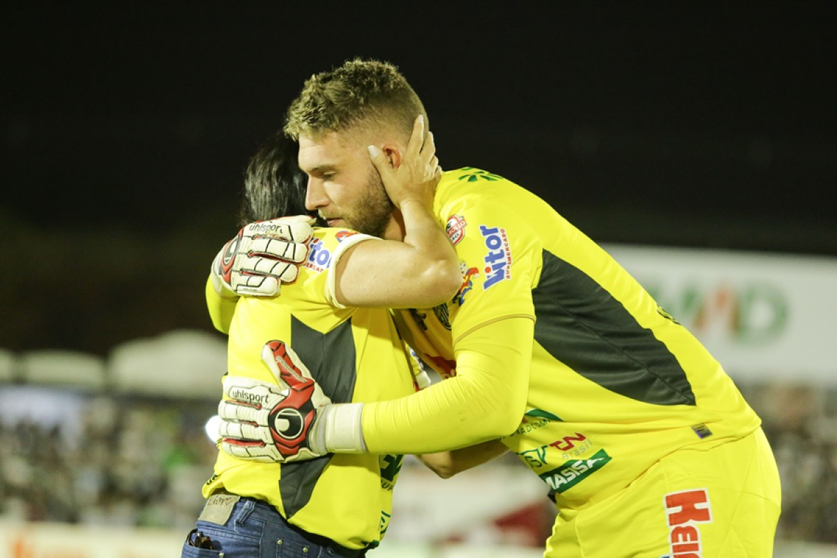 Goleiro Simão é destaque do Operário, de Ponta Grossa (PR) - Operário Ferroviário Esporte Clube/divulgação