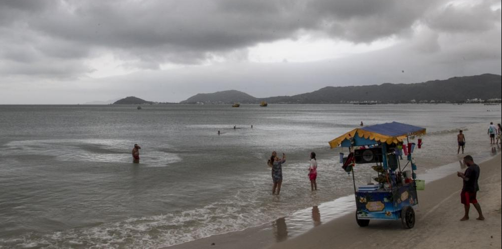 O começo do outono deve ser repleto de nuvens em Florianópolis - Marco Santiago/ND