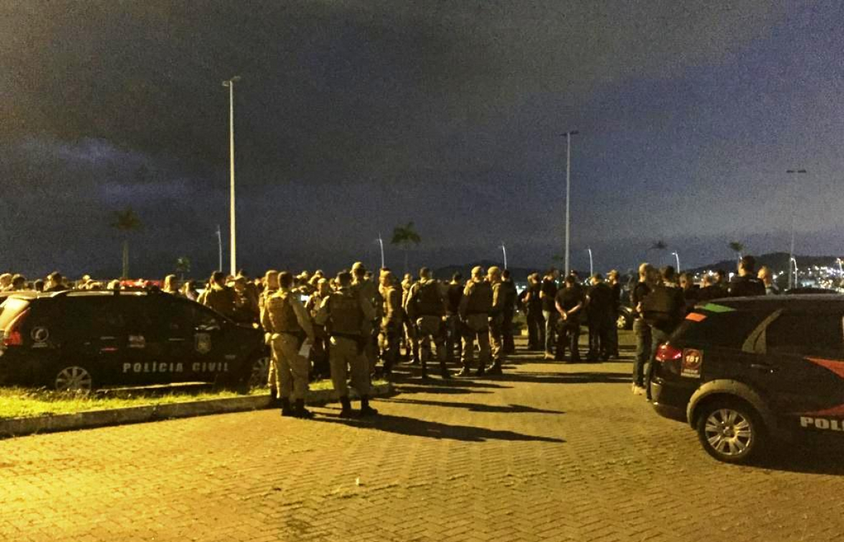 Cerca de 200 policiais participam da operação nesta sexta-feira - Polícia Civil/Divulgação/ND