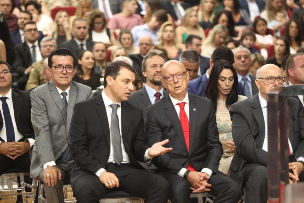 Carlos Moisés e Esperidião Amin entre os diplomados de 2018 - Marco Santiago/ND