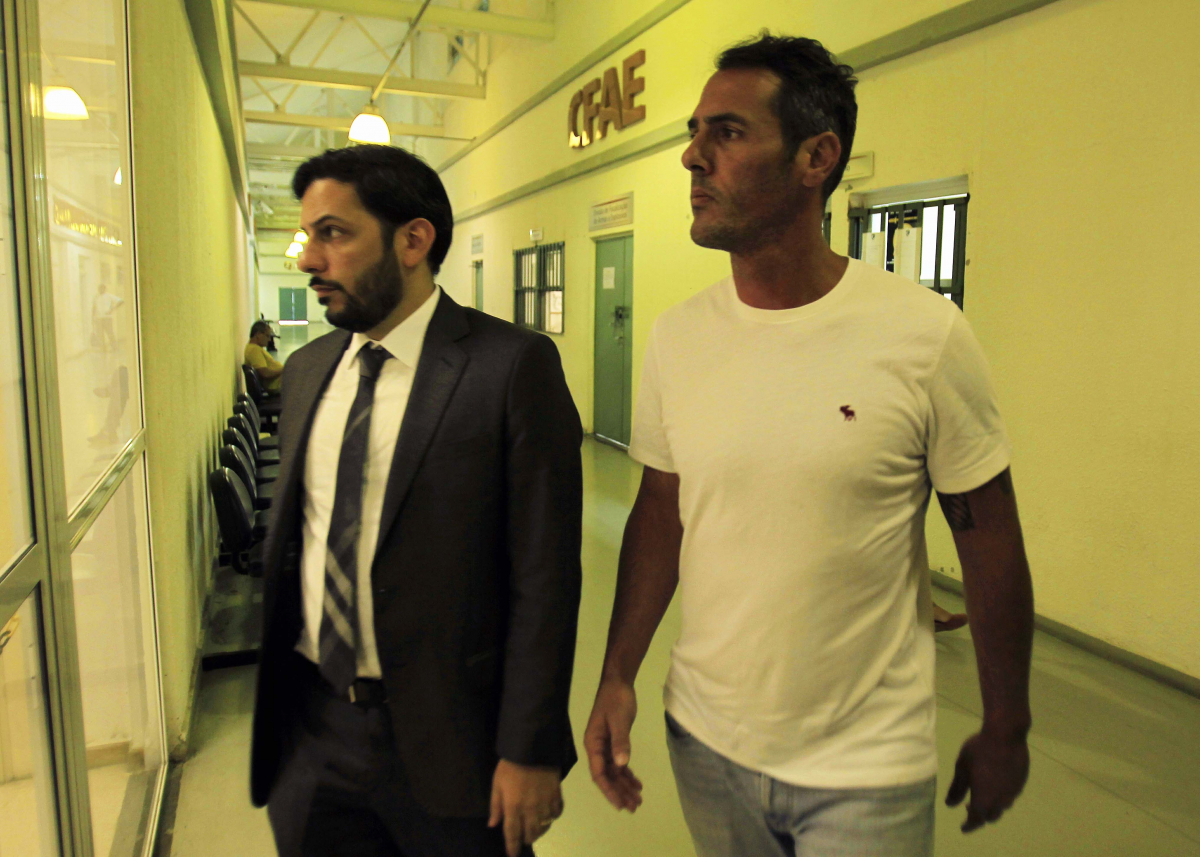 Vereador Marcello Siciliano (à direita) chega na Cidade da Polícia para prestar depoimento - ESTEFAN RADOVICZ/AGÊNCIA O DIA/ESTADÃO CONTEÚDO