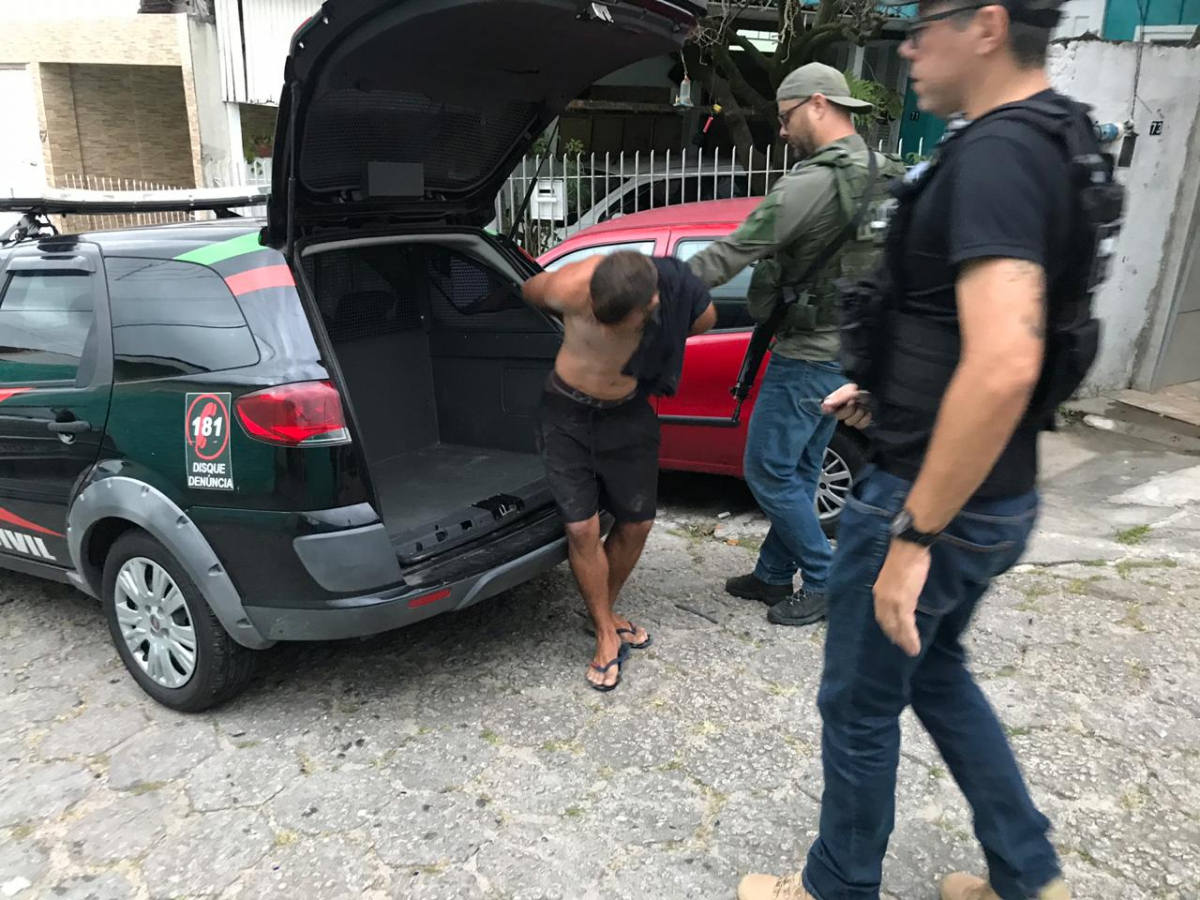 Pelo menos sete pessoas foram presas nas primeiras horas da manhã desta sexta - Polícia Civil/ Divulgação/ ND