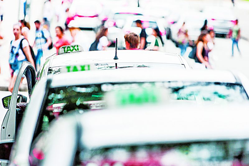 Proposta pretende desburocratizar a regulamenta&ccedil;&atilde;o sobre os servi&ccedil;os de t&aacute;xi na Capital – Foto: Bruno Ropelato, arquivo ND