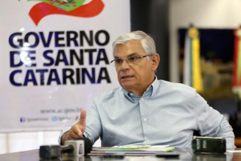 Ex-governador Pinho Moreira fala da Operação Hemorragia em seu apartamento – Foto Divulgação/ND