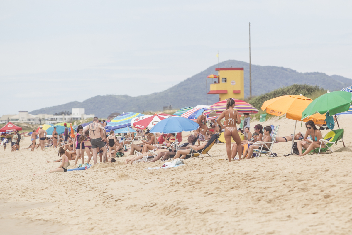 Turistas visitaram as praias de Santa Catarina nesta temporada. Foto: Marco Santiago/ND