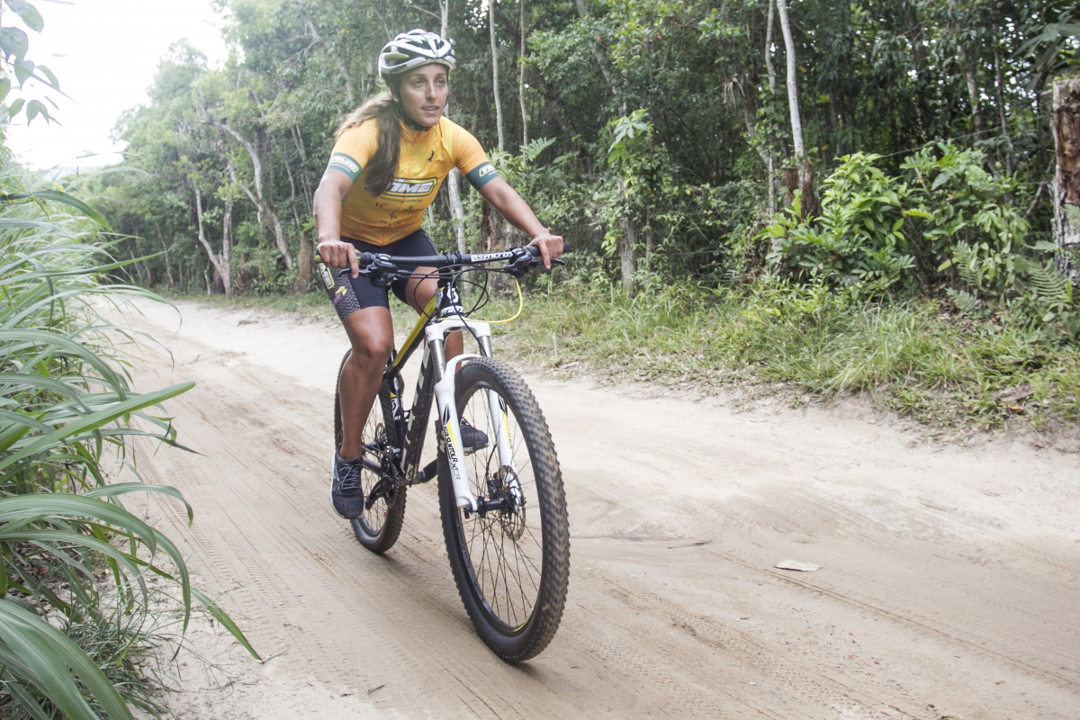 Para fugir do movimento, Mariana Borges recomenda mountain bikes para pedal em trilhas - Marco Santiago/ND