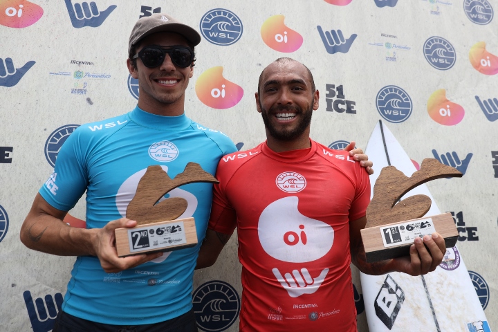 Yago Dora e Jadson Andr&eacute;, o finalistas do Oi Hang Loose Pro Contest. Foto: Daniel Smorigo/WSL/Divulga&ccedil;&atilde;o – 355632_861341_24_oi_hangloose_smorigo_001_35