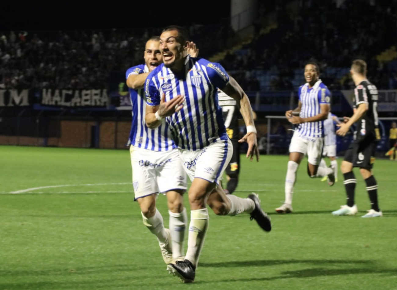 Atletas do Avaí comemorando um gol nesta Série A. Fato raro no pior ataque da competição - Frederico Tadeu / Avaí