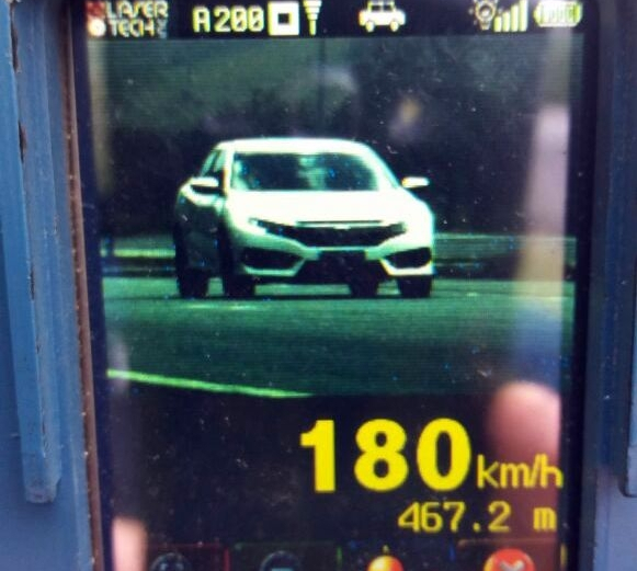 Condutor de um Honda/Civic foi flagrado abusando da velocidade na rodovia - PRF/Divulgação/ND